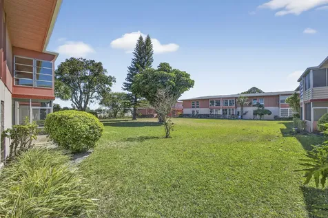 1 Golfs Edge West Palm Beach FL 33417