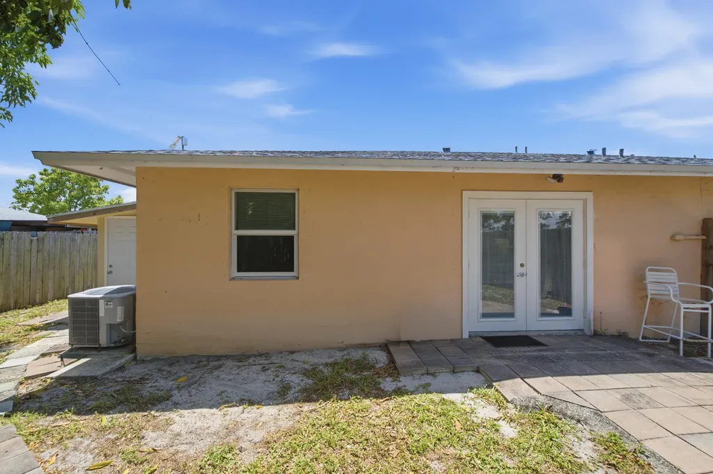 5256 Cannon Way West Palm Beach FL 33415