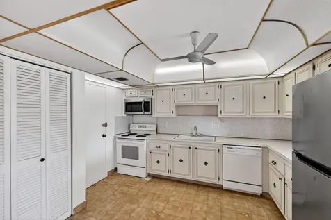 400 Diplomat Parkway Hallandale Beach FL 33009