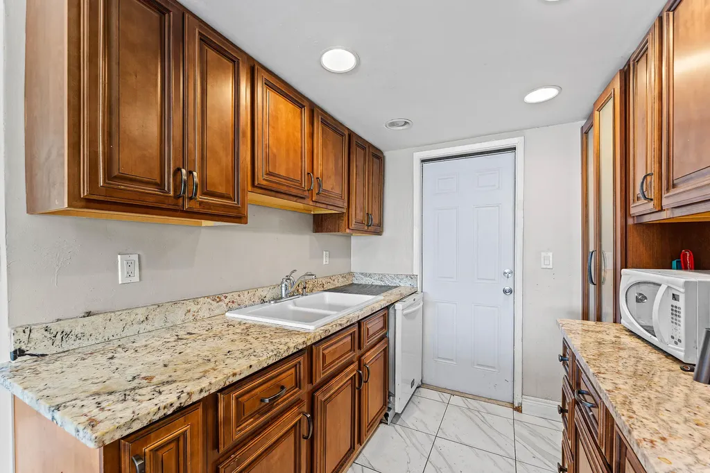 1045 SE 15th Street Fort Lauderdale FL 33316