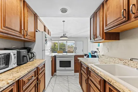 1045 SE 15th Street Fort Lauderdale FL 33316