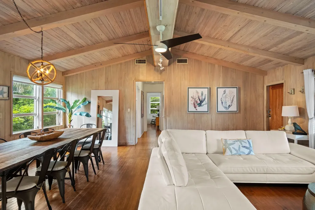 15 N Swinton Circle Delray Beach FL 33444