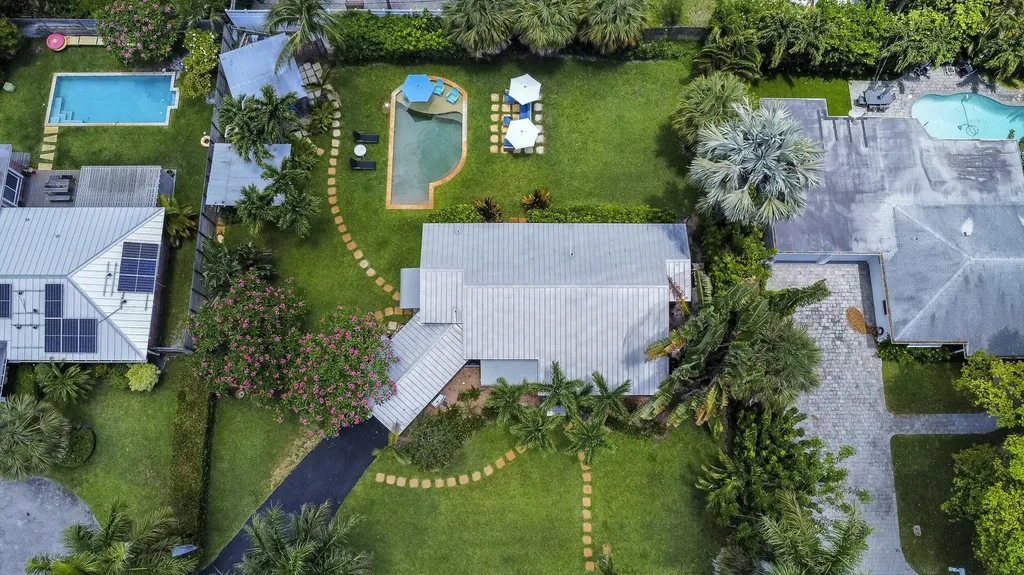 15 N Swinton Circle Delray Beach FL 33444