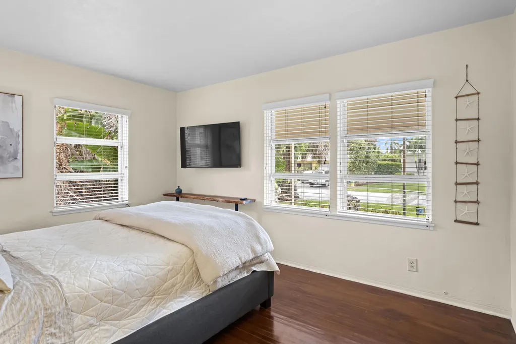 15 N Swinton Circle Delray Beach FL 33444