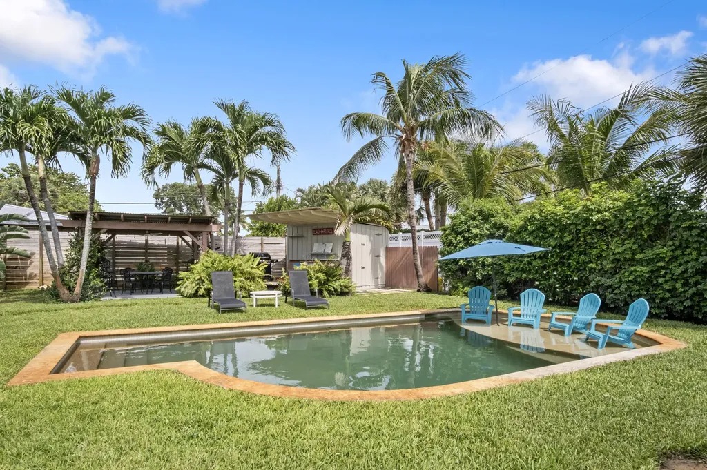 15 N Swinton Circle Delray Beach FL 33444