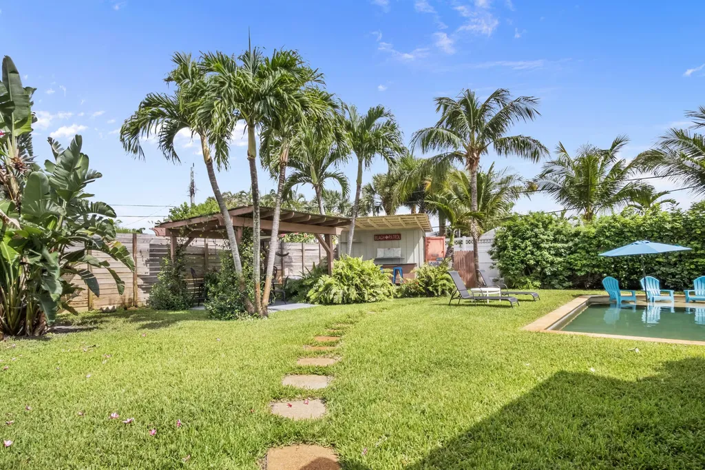 15 N Swinton Circle Delray Beach FL 33444