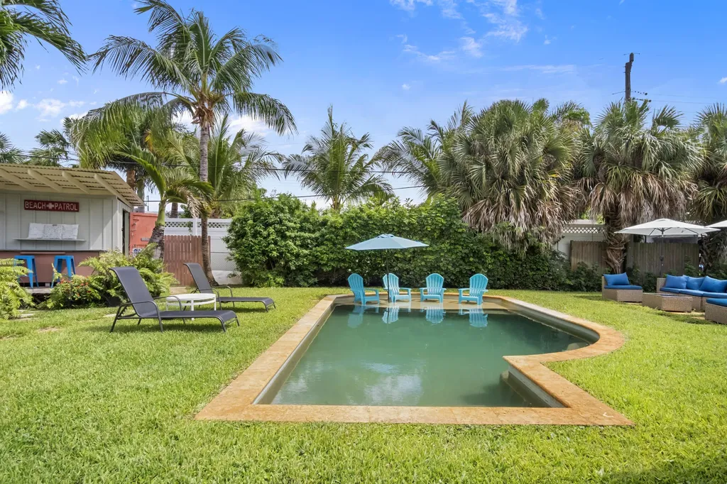 15 N Swinton Circle Delray Beach FL 33444