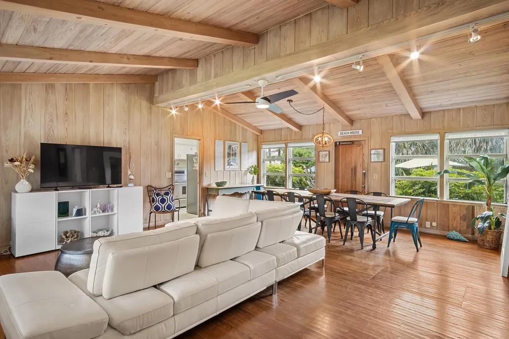 15 N Swinton Circle Delray Beach FL 33444