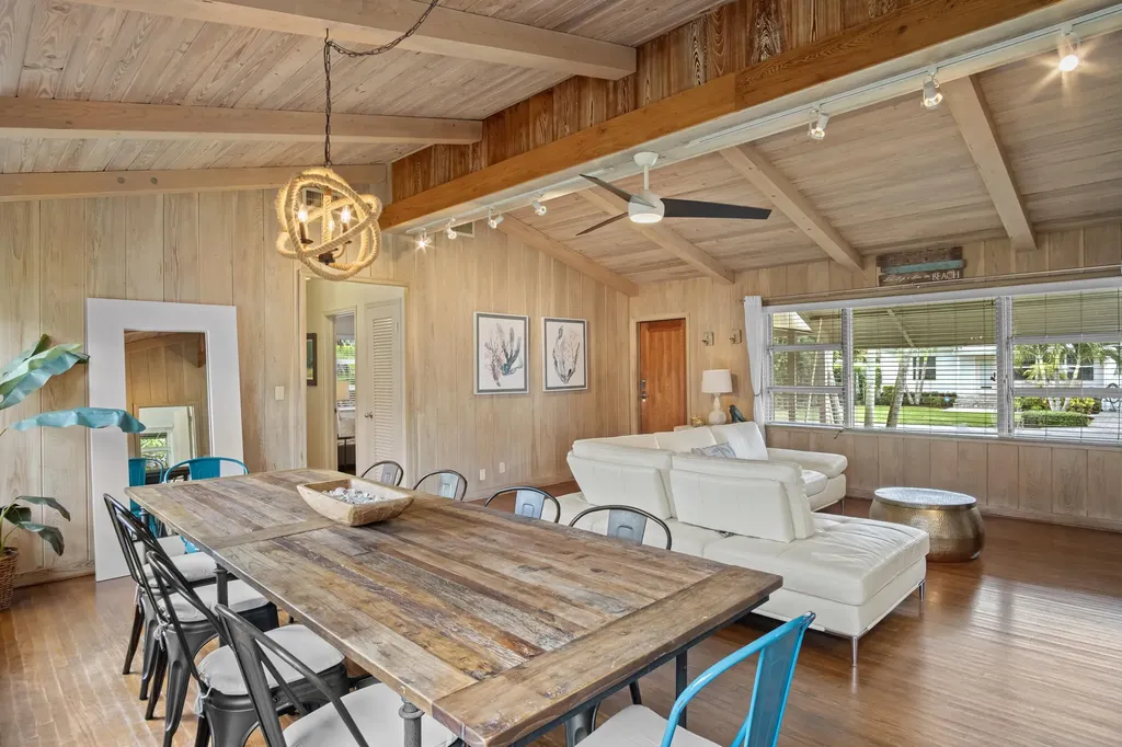 15 N Swinton Circle Delray Beach FL 33444