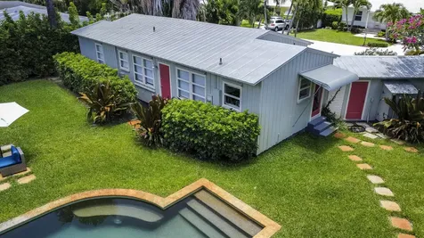 15 N Swinton Circle Delray Beach FL 33444