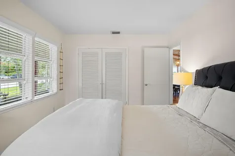 15 N Swinton Circle Delray Beach FL 33444