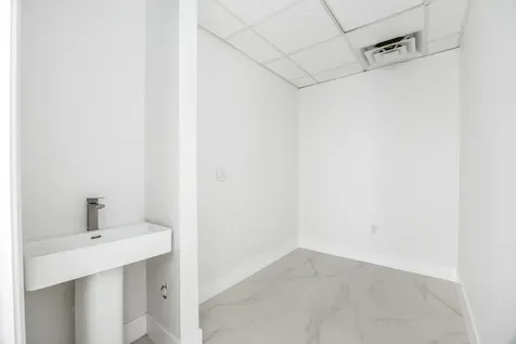 150 NW 70th Avenue Plantation FL 33317