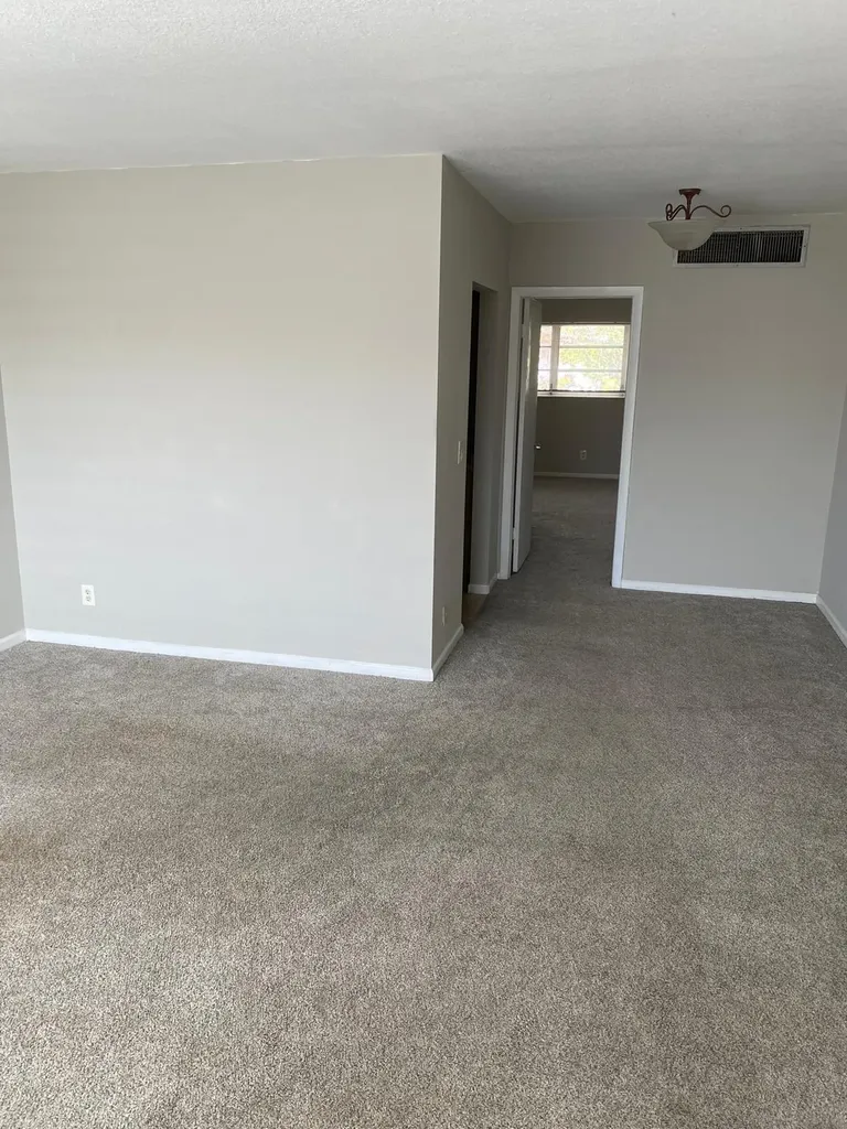 2303 S Federal Highway Boynton Beach FL 33435