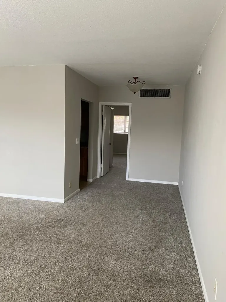 2303 S Federal Highway Boynton Beach FL 33435
