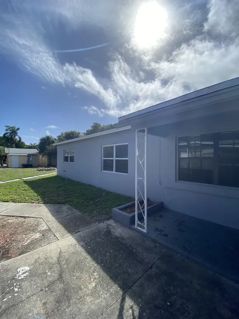 3716 Henry Avenue West Palm Beach FL 33405