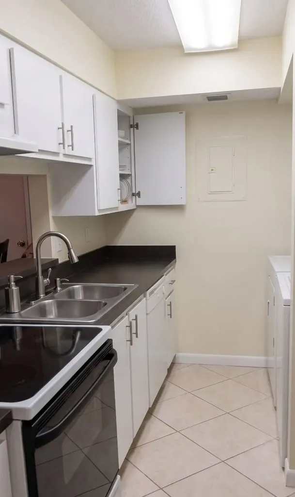 4437 Treehouse Lane Tamarac FL 33319