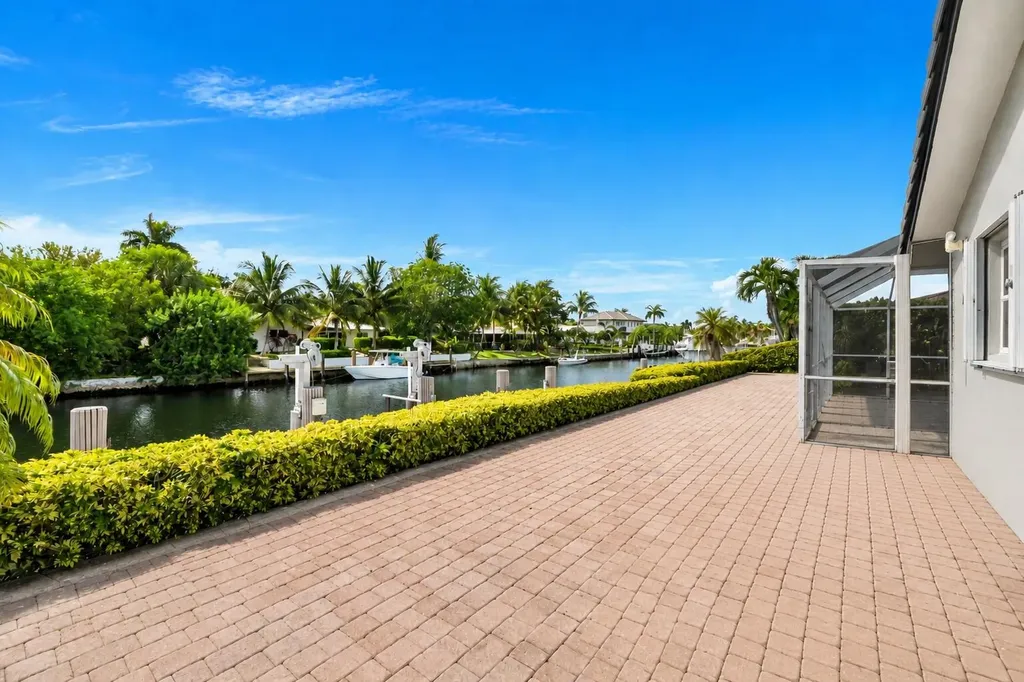 4020 NE 24th Avenue Lighthouse Point FL 33064