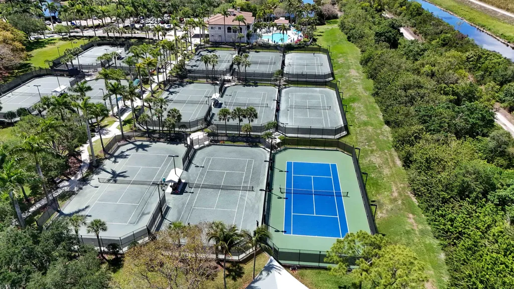 11170 NW 83 Manor Parkland FL 33076