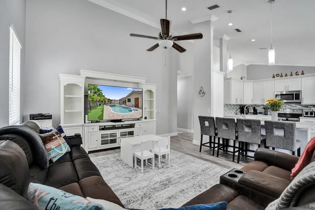 5351 NW 57th Terrace Coral Springs FL 33067