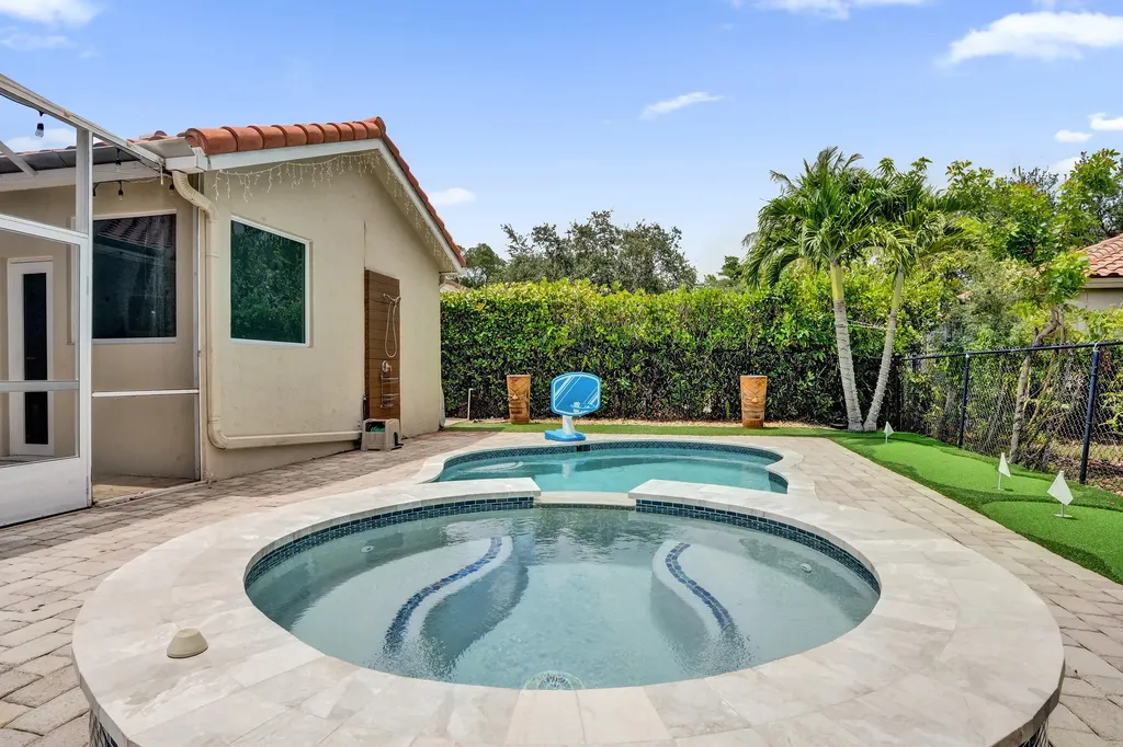 5351 NW 57th Terrace Coral Springs FL 33067
