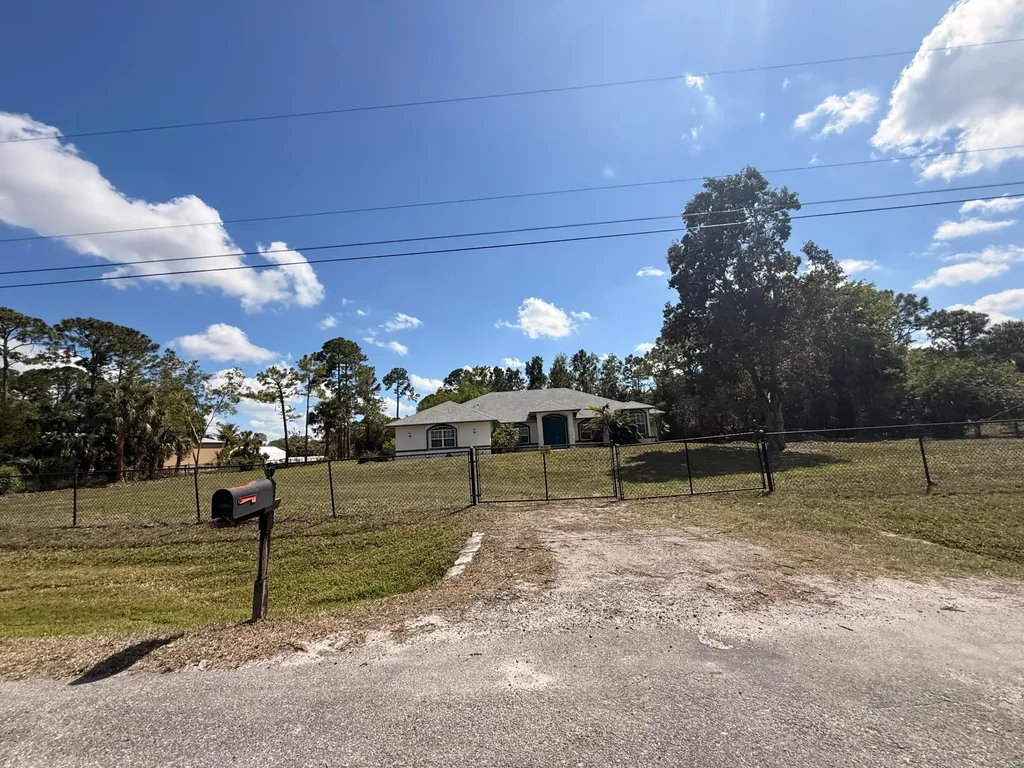 17770 75th Place N The Acreage FL 33470