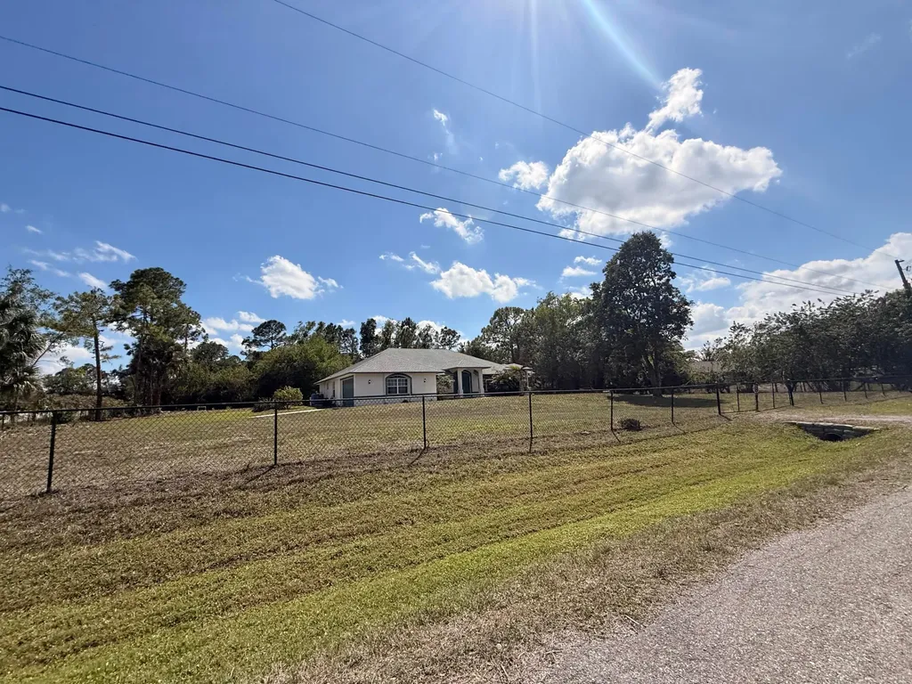 17770 75th Place N The Acreage FL 33470