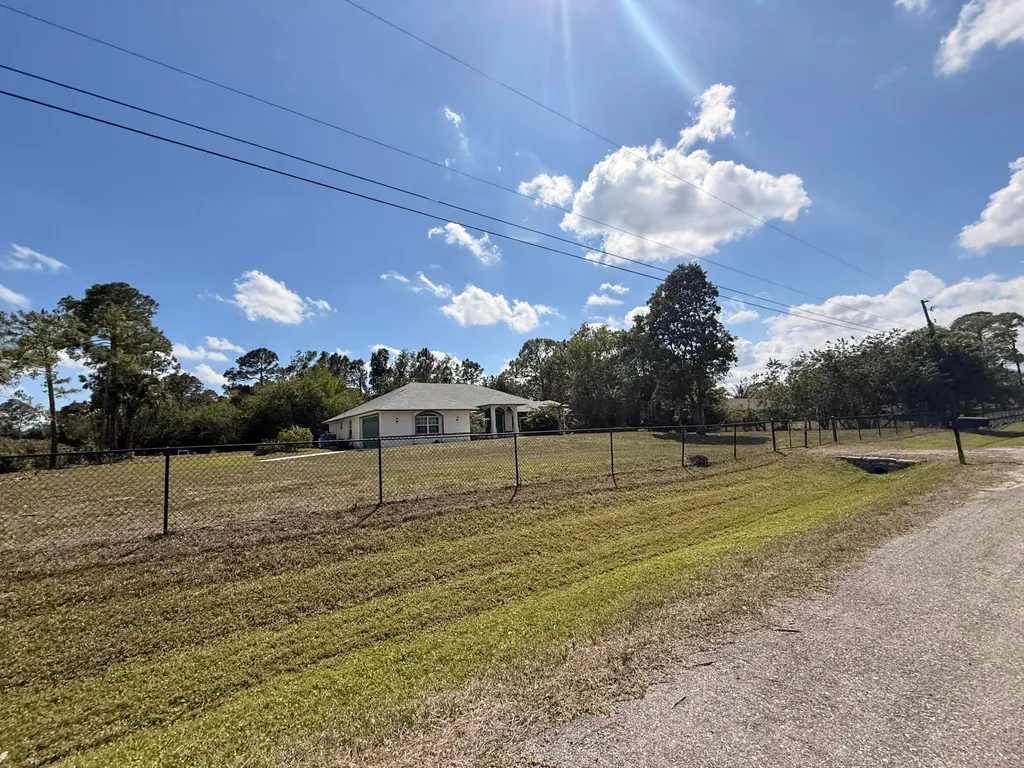 17770 75th Place N The Acreage FL 33470