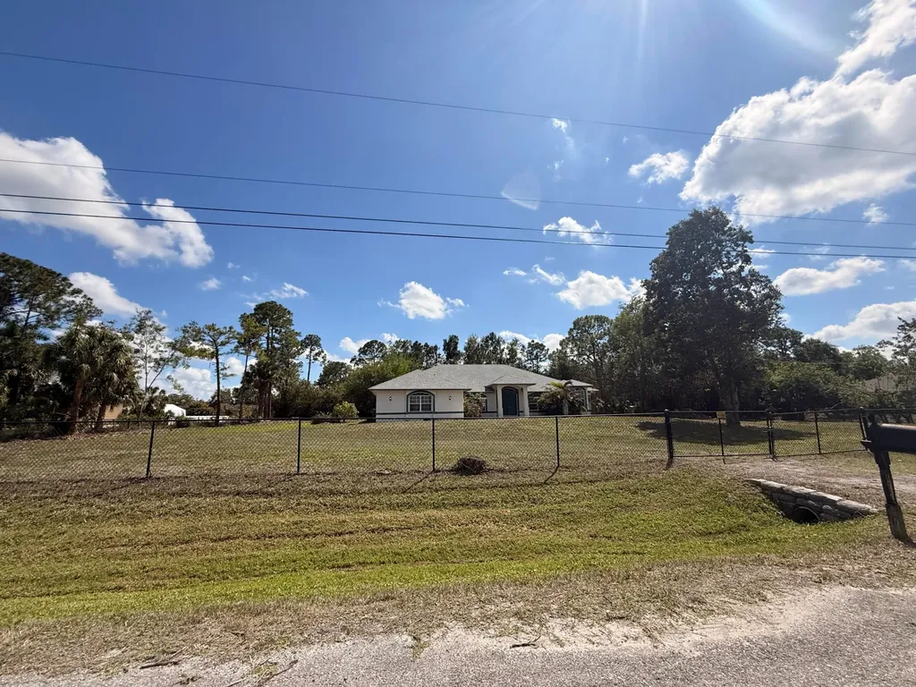 17770 75th Place N The Acreage FL 33470