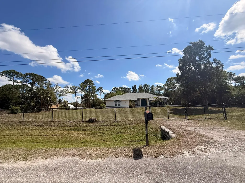 17770 75th Place N The Acreage FL 33470