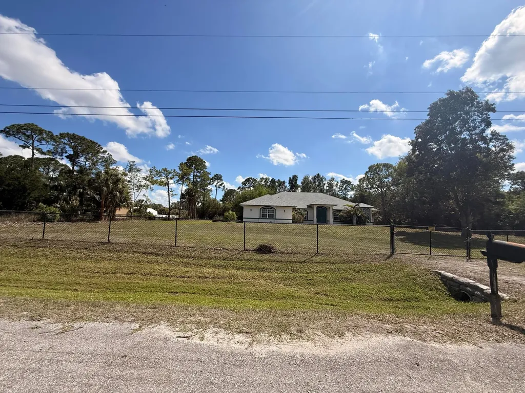 17770 75th Place N The Acreage FL 33470
