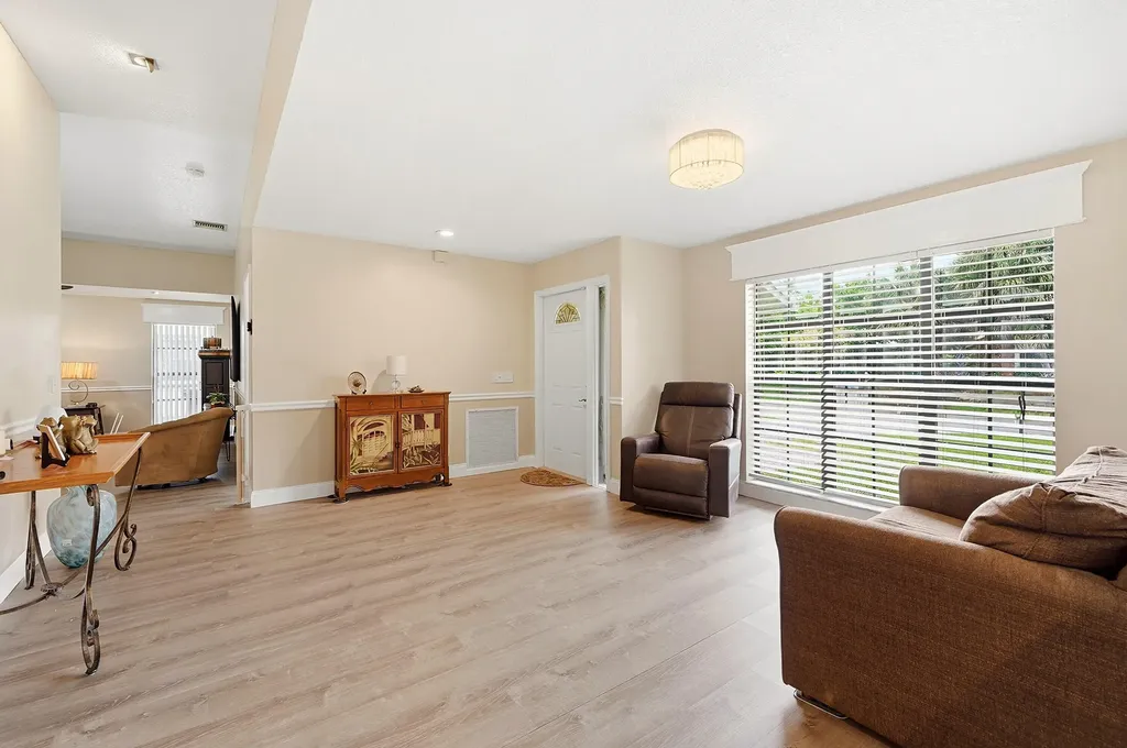 2145 NW 85th Lane Coral Springs FL 33071