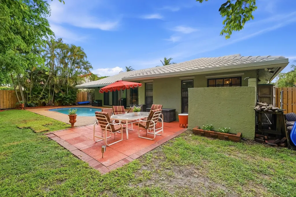 2145 NW 85th Lane Coral Springs FL 33071