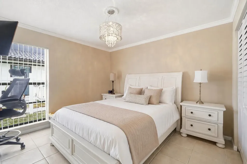 2145 NW 85th Lane Coral Springs FL 33071