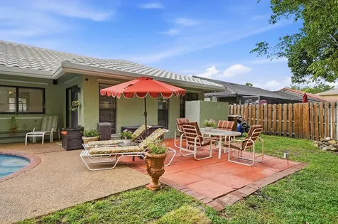2145 NW 85th Lane Coral Springs FL 33071