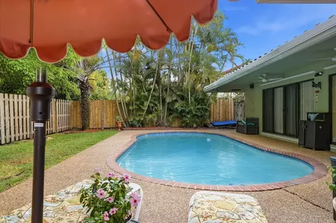 2145 NW 85th Lane Coral Springs FL 33071