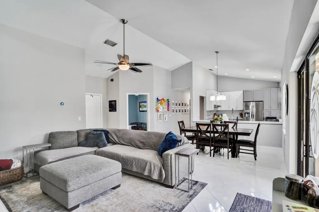 54 Cedar Circle Boynton Beach FL 33436