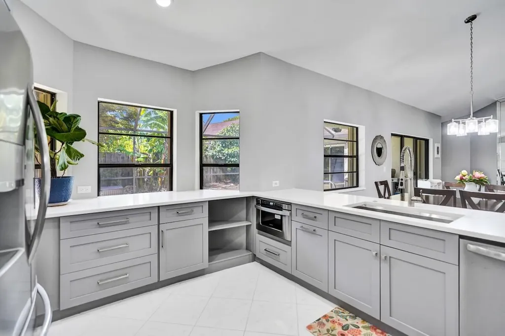 54 Cedar Circle Boynton Beach FL 33436