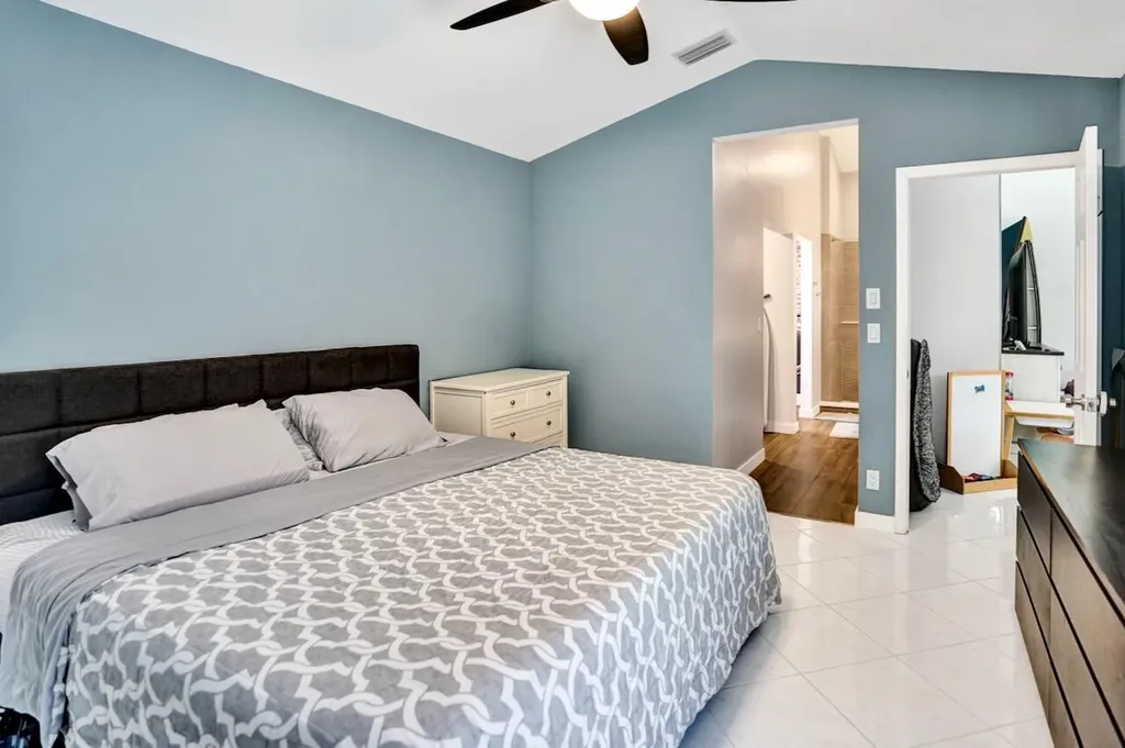 54 Cedar Circle Boynton Beach FL 33436