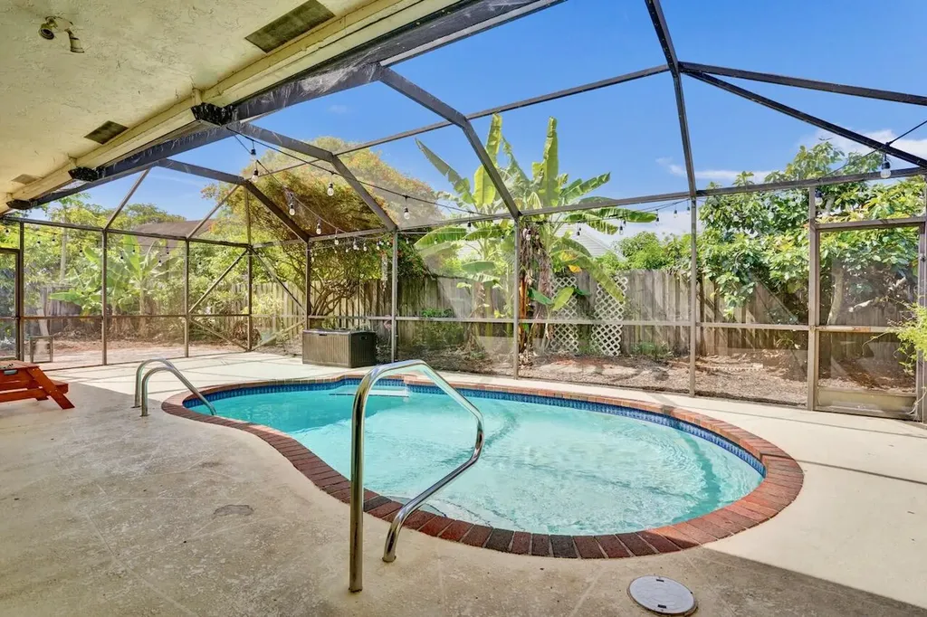 54 Cedar Circle Boynton Beach FL 33436