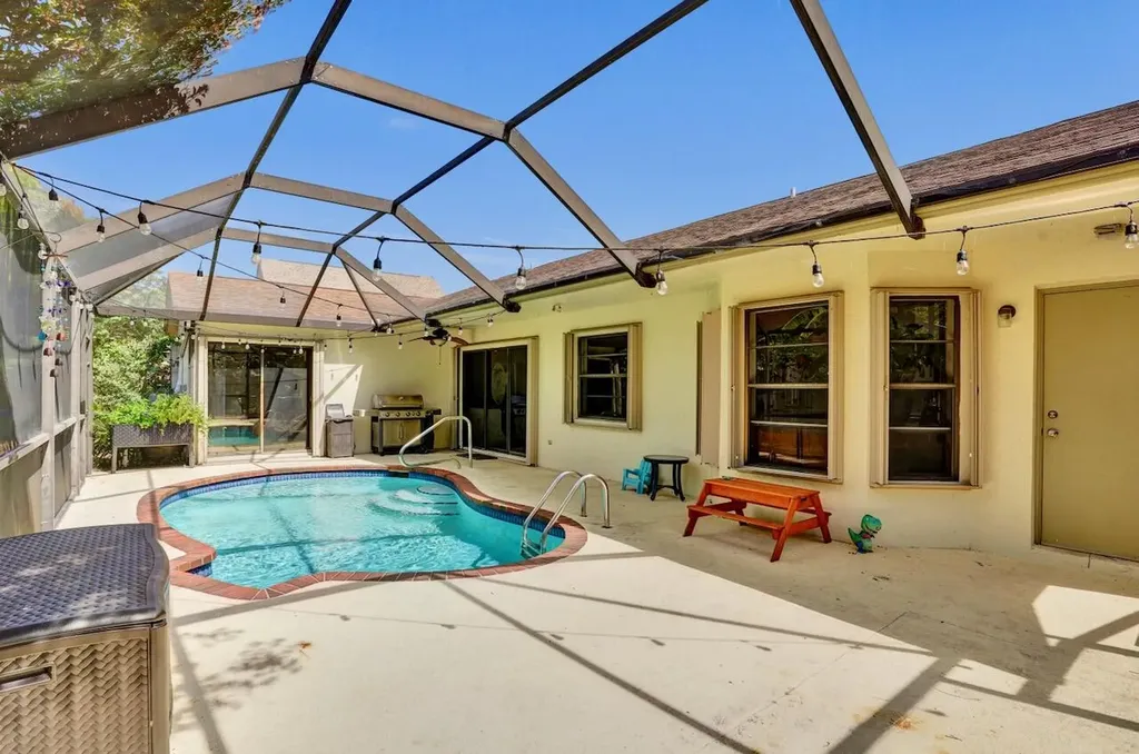 54 Cedar Circle Boynton Beach FL 33436