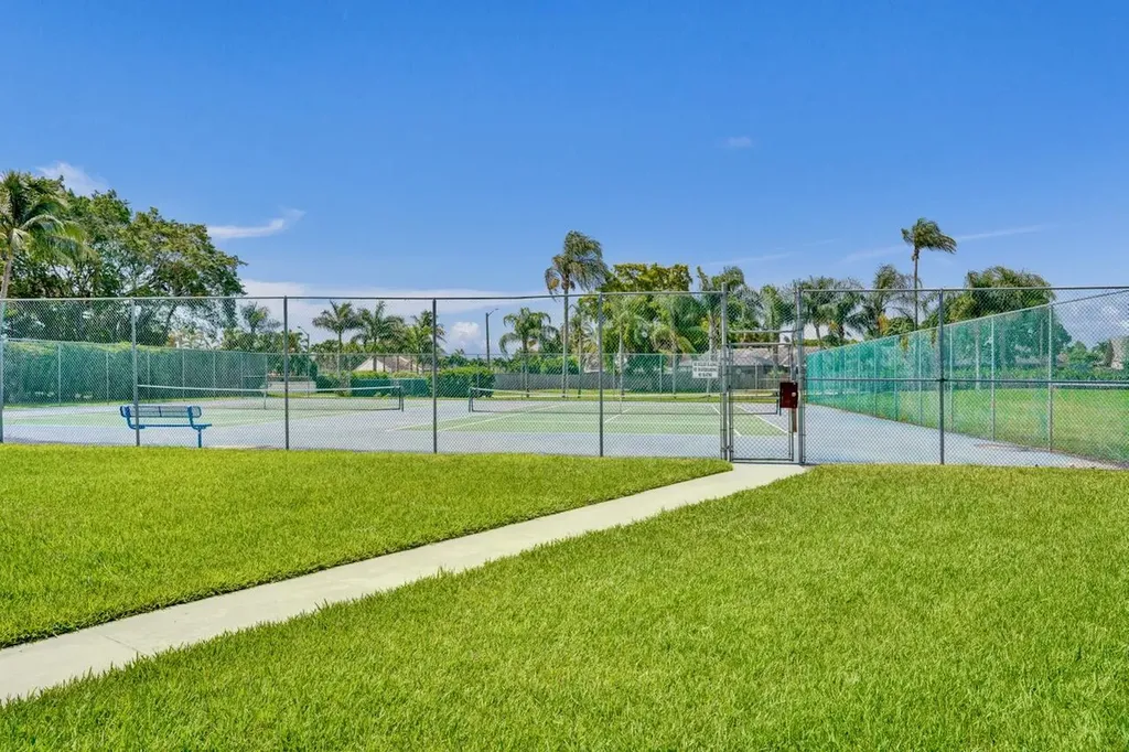 54 Cedar Circle Boynton Beach FL 33436