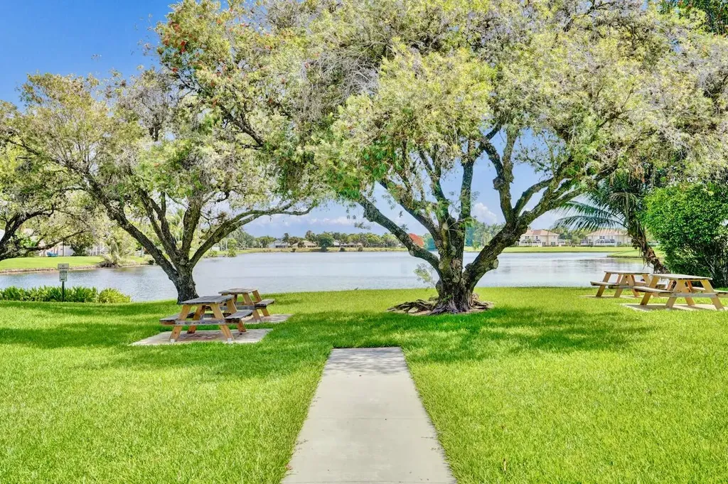 54 Cedar Circle Boynton Beach FL 33436