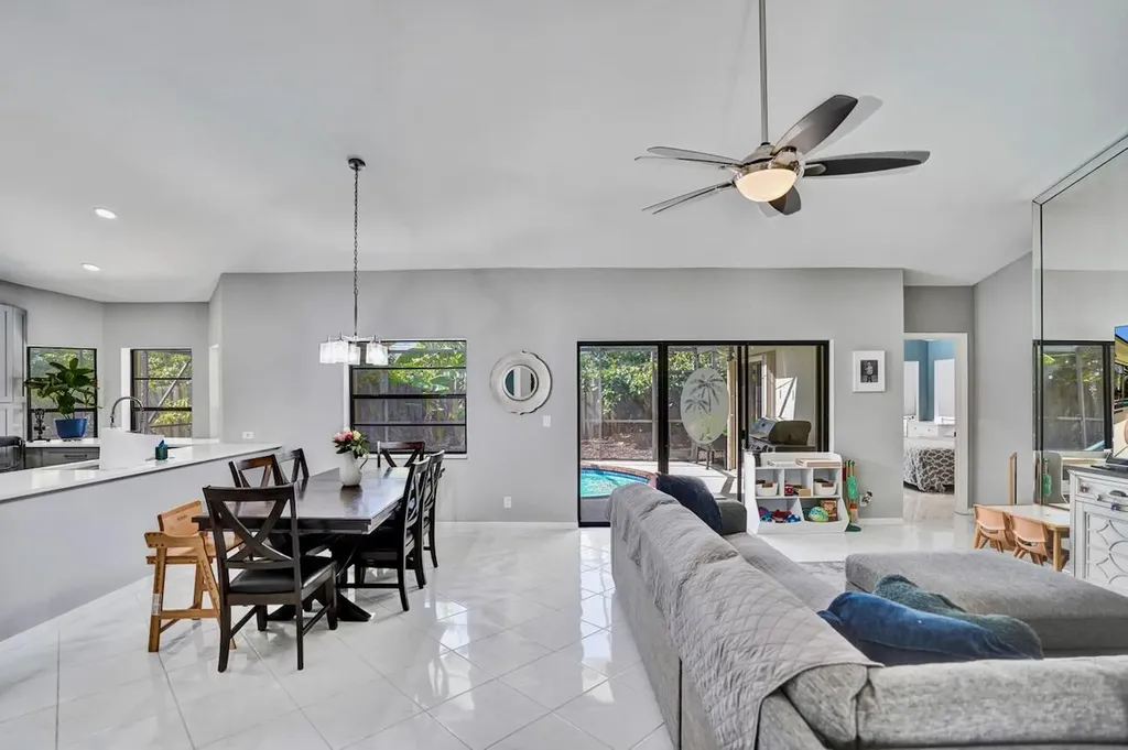 54 Cedar Circle Boynton Beach FL 33436