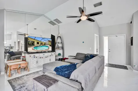54 Cedar Circle Boynton Beach FL 33436