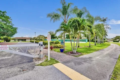 54 Cedar Circle Boynton Beach FL 33436