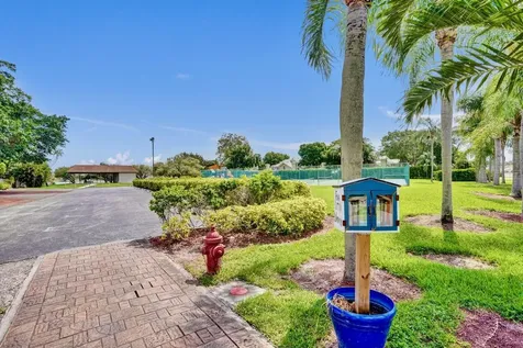 54 Cedar Circle Boynton Beach FL 33436