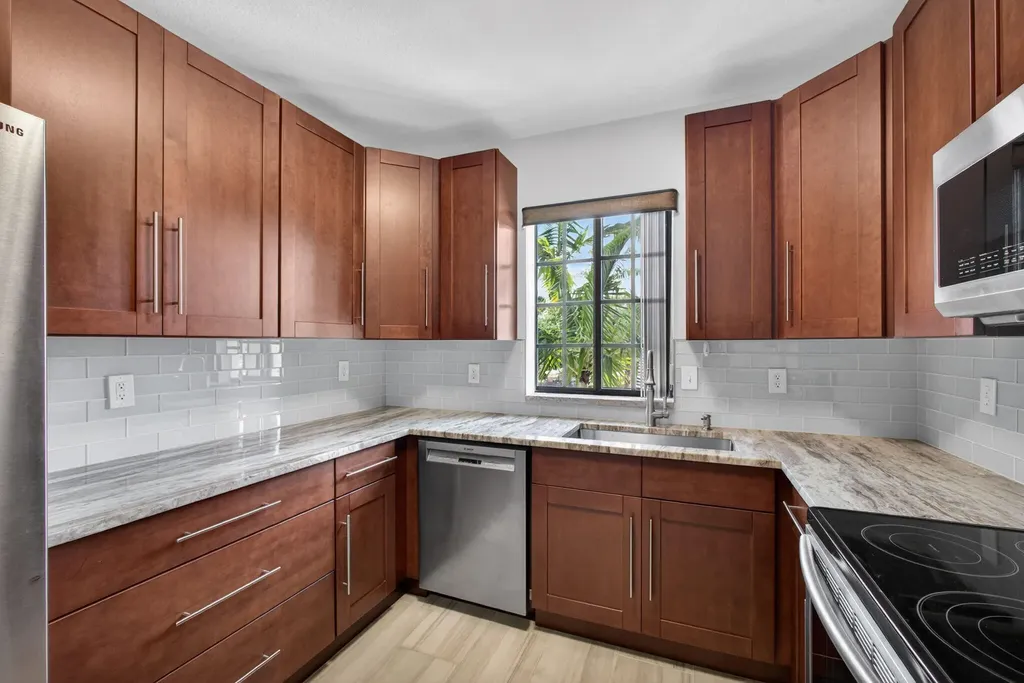 4907 Midtown Lane Palm Beach Gardens FL 33418