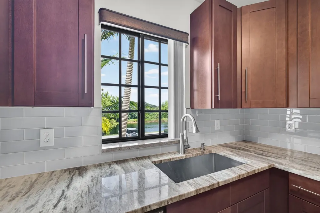 4907 Midtown Lane Palm Beach Gardens FL 33418