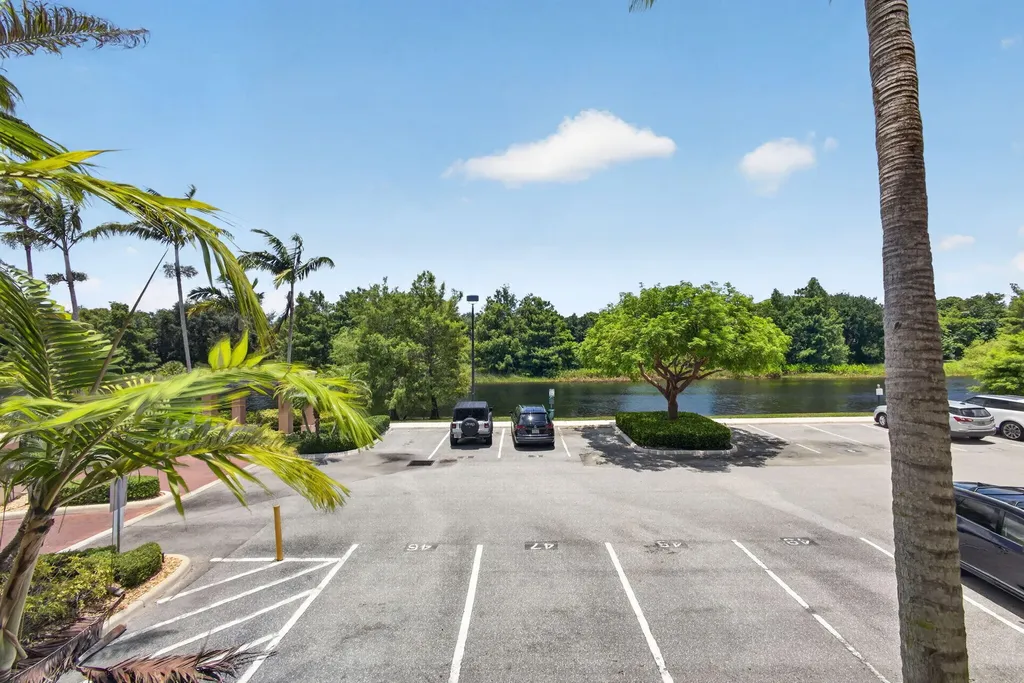 4907 Midtown Lane Palm Beach Gardens FL 33418