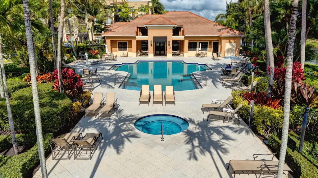 4907 Midtown Lane Palm Beach Gardens FL 33418